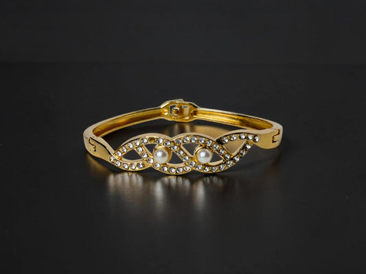 Wavy Pearl Bangle