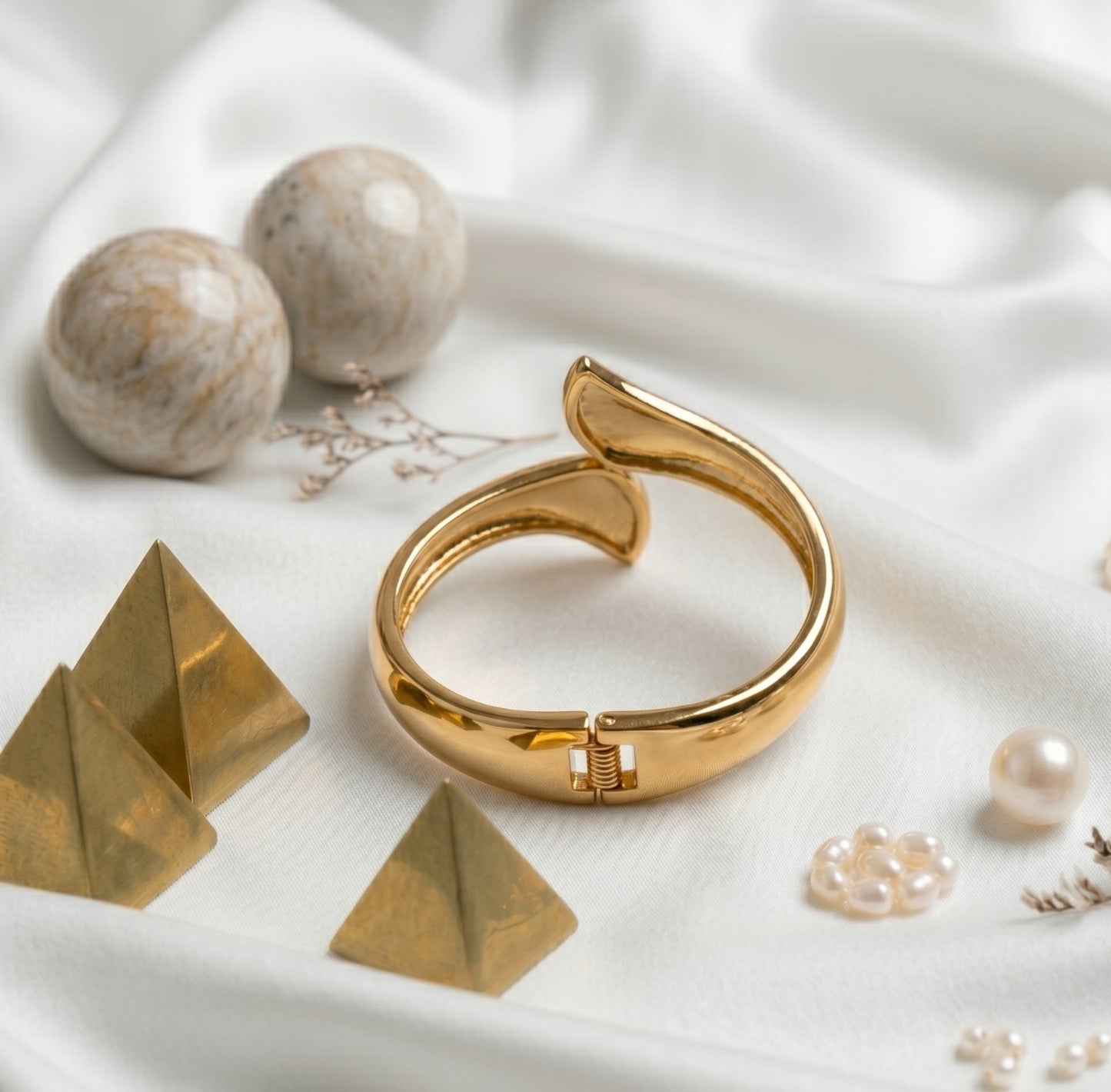 Aura Sleek Cuff