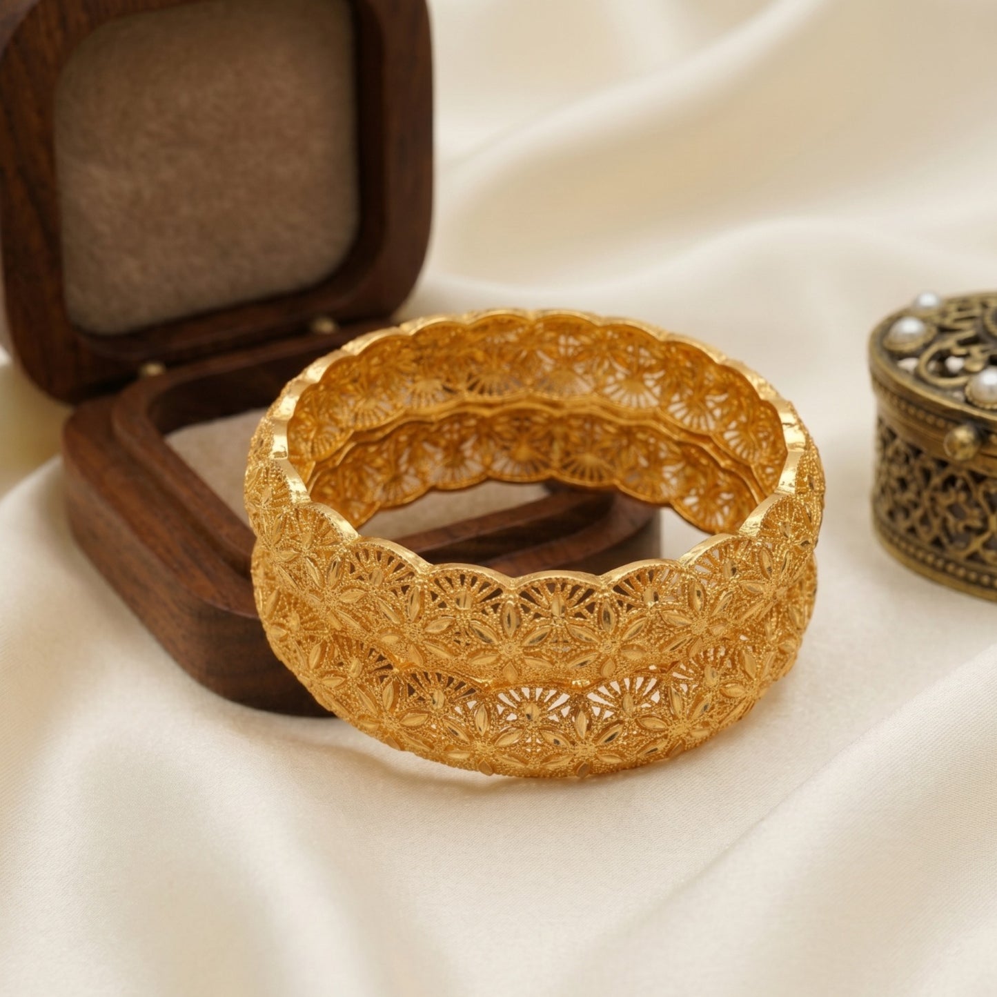 Zari Intricate Bangles (2pcs)