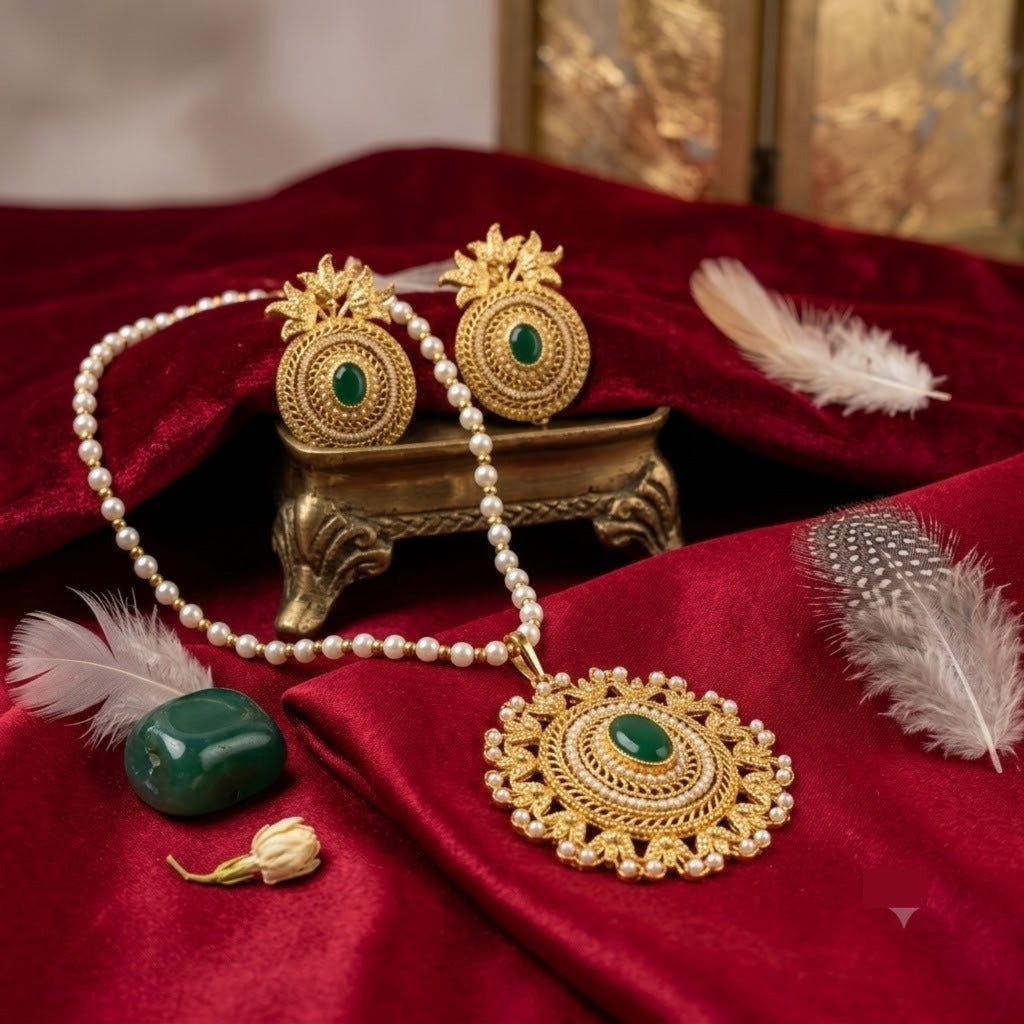 Emerald Pearl Pendant Set