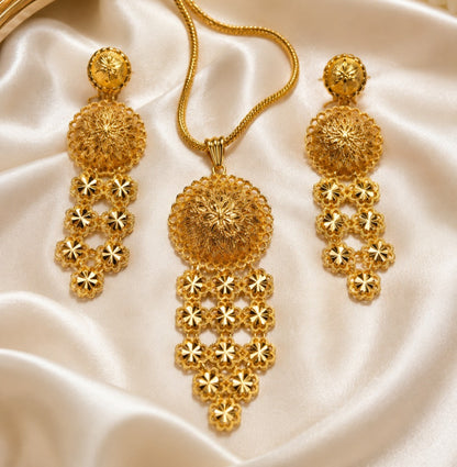Gold Floral Pendant Set