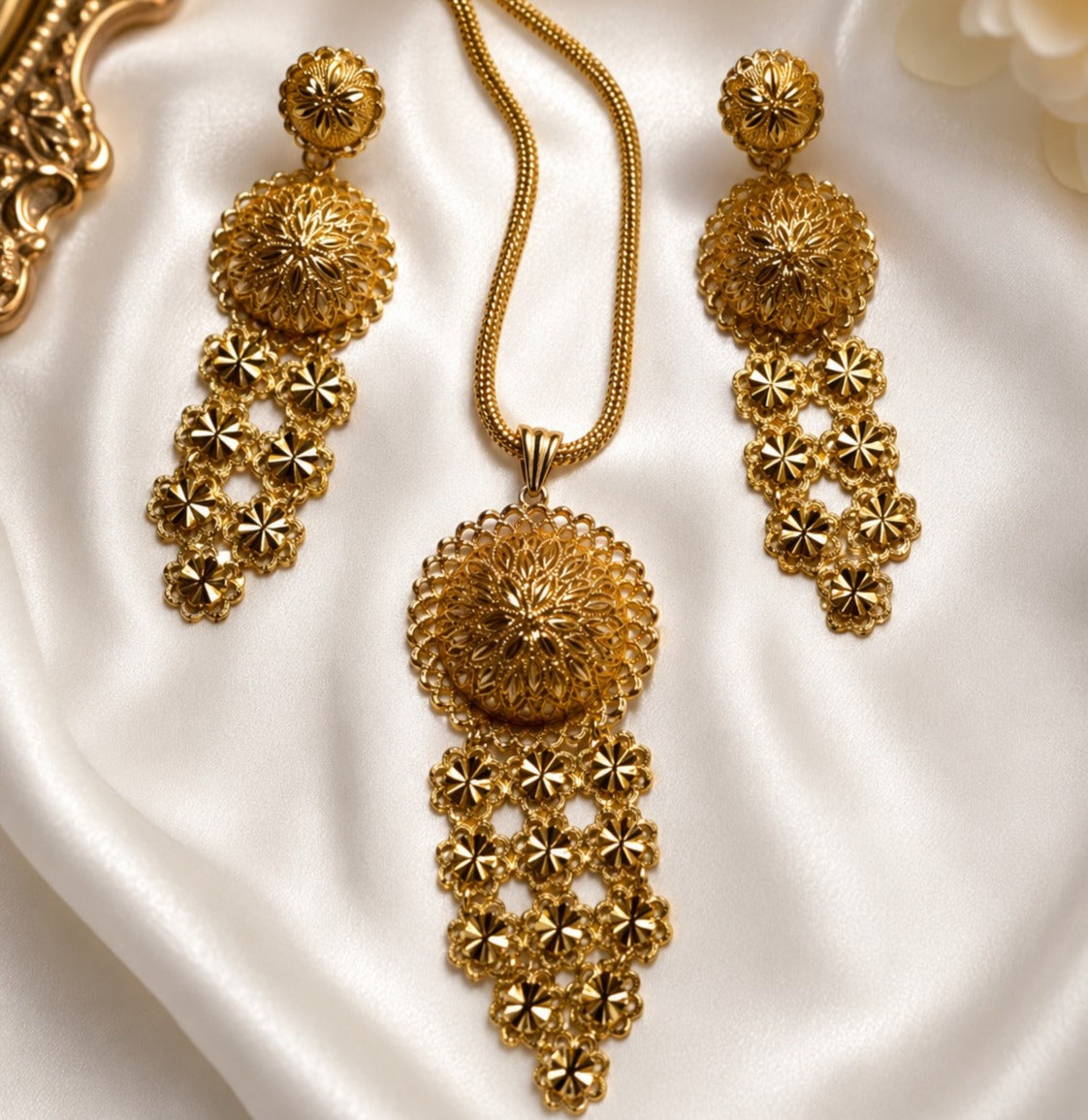Gold Floral Pendant Set