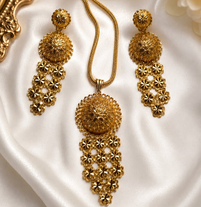 Gold Floral Pendant Set